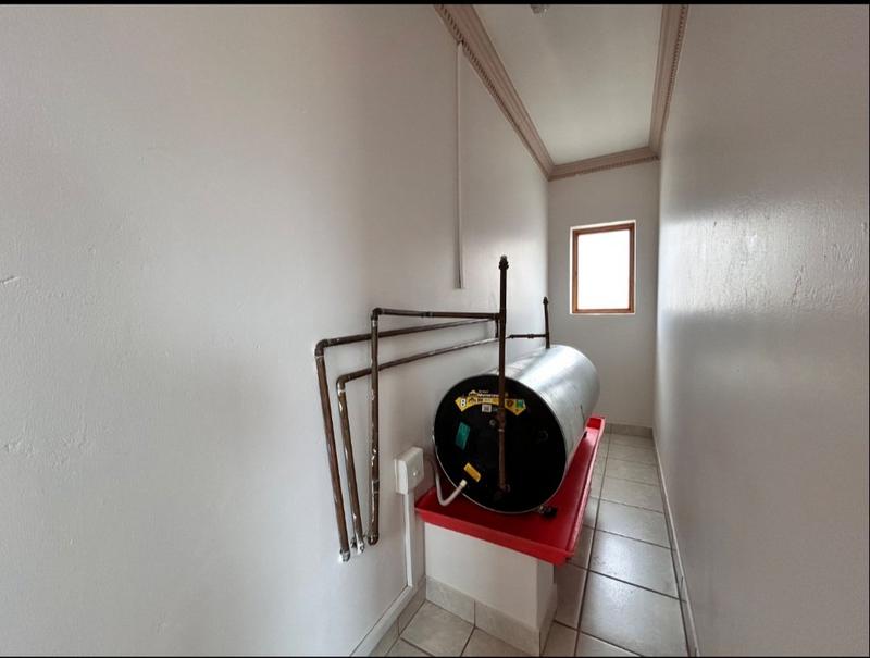 6 Bedroom Property for Sale in Birdwood Estate North West